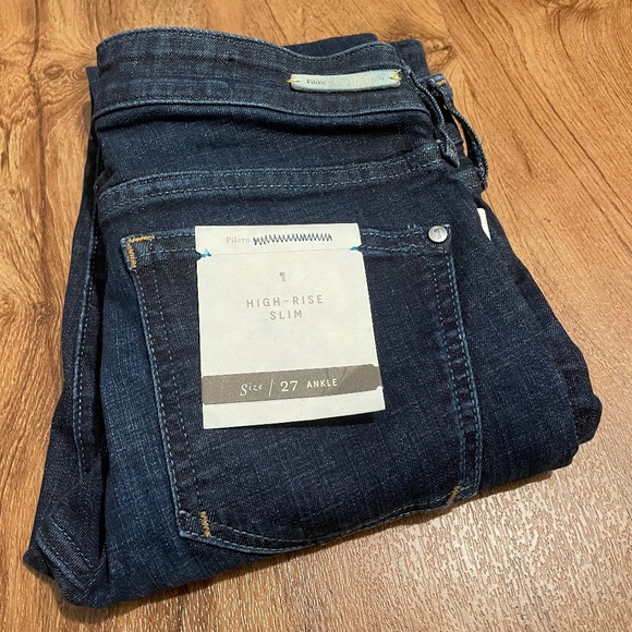 Pilcro High-Rise Slim Jeans 27 - Picture 4 of 7